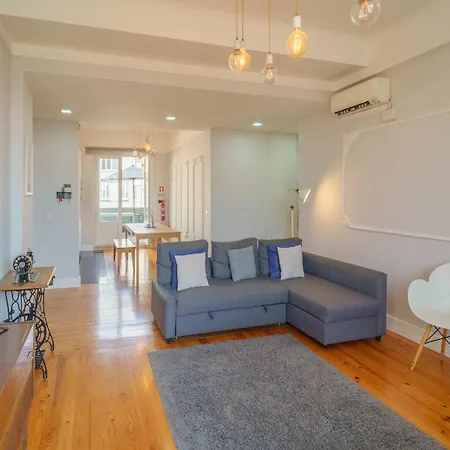 Apartment Feel Downtown Couture